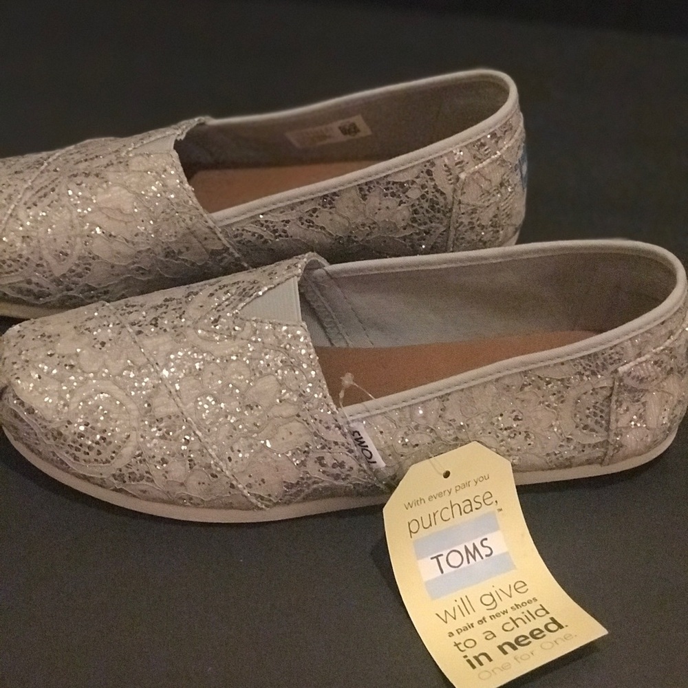 BNWT TOMS WHITE & SILVER SZ 10 perfect 4 wedding!